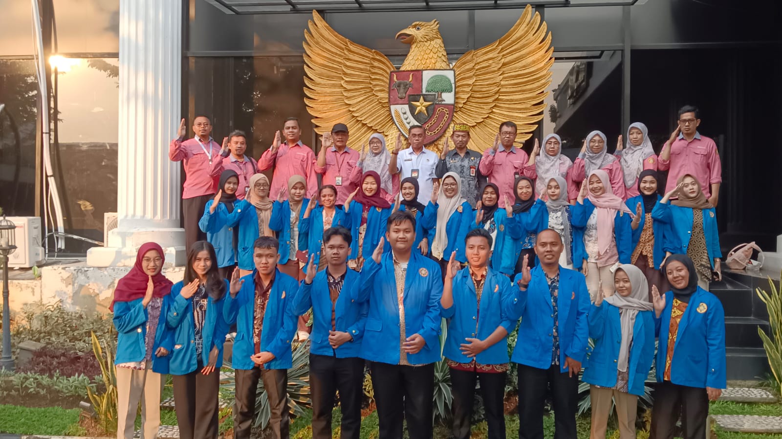 Kunjungan Lembaga