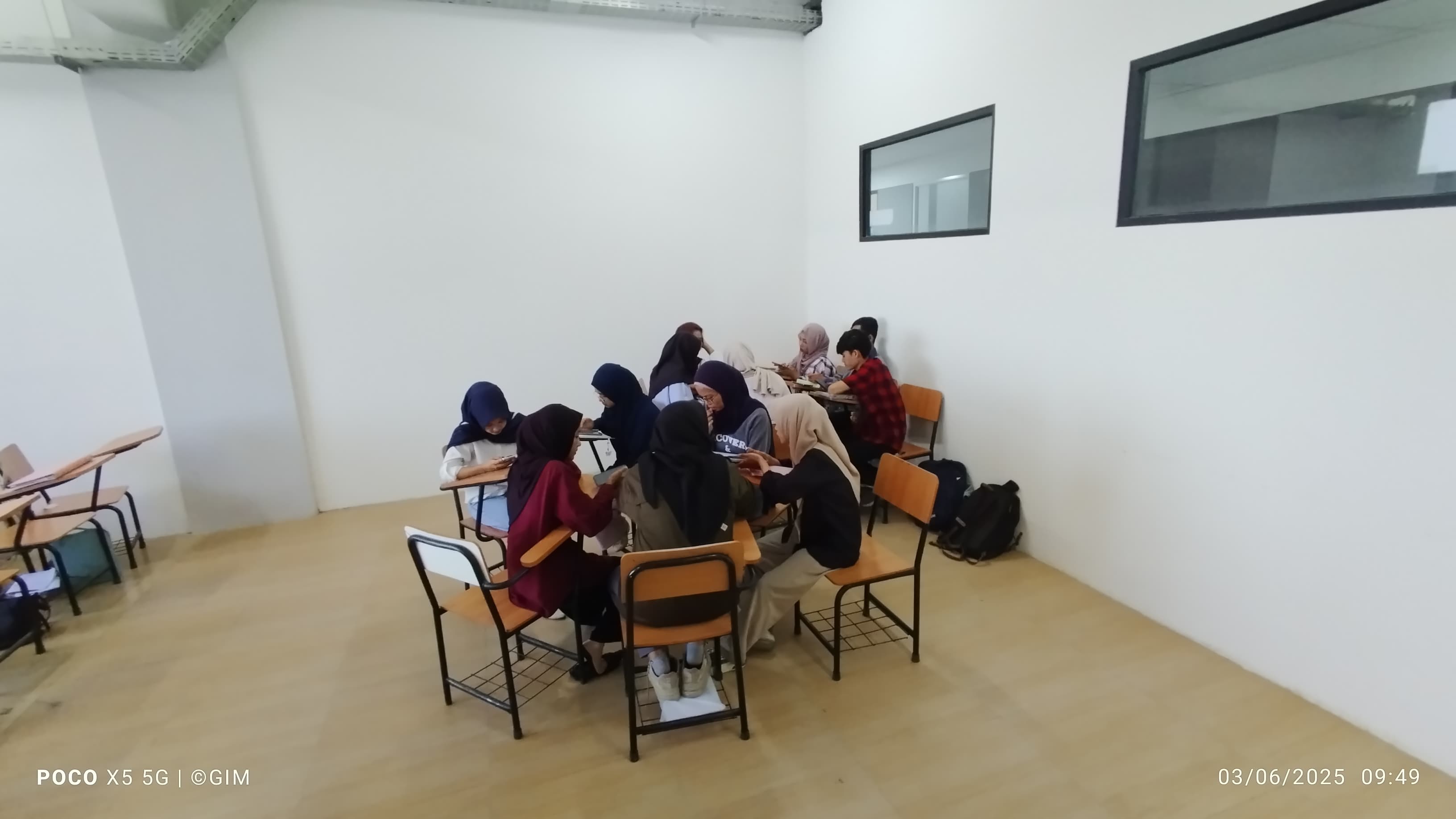 Diskusi mahasiswa1